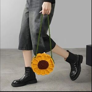 🆕 Chic HANDMADE Sunflower Crochet Bag with Green Strap